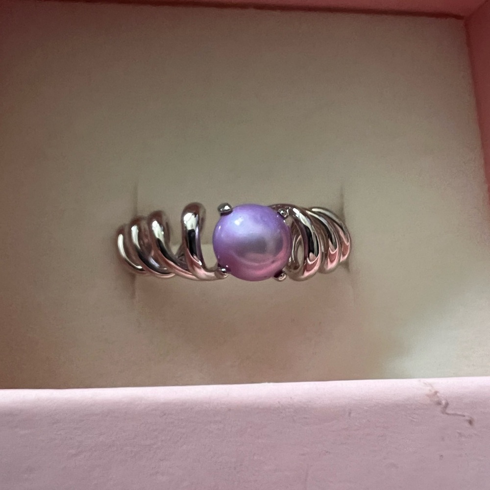 It's Pearl TIme Zereen Ring size 10